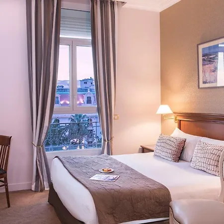 West End Promenade Hotel 4*